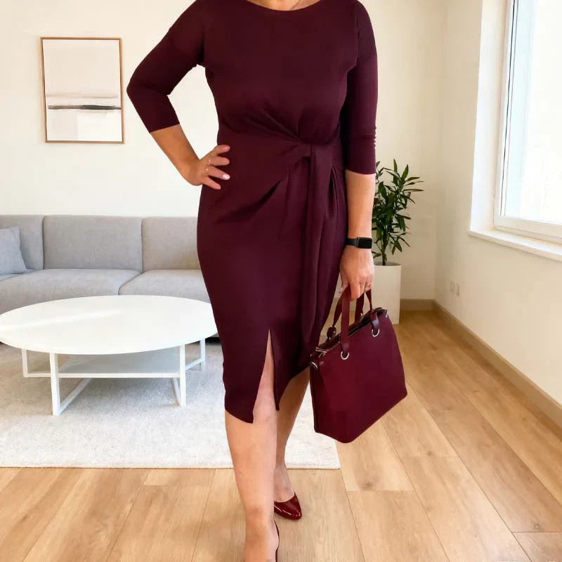 Annie | Elegáns ruha megkötővel és finom hasítékkal